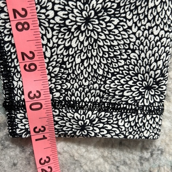 Lululemon Wunder Under Leggings - Picture 11 of 13